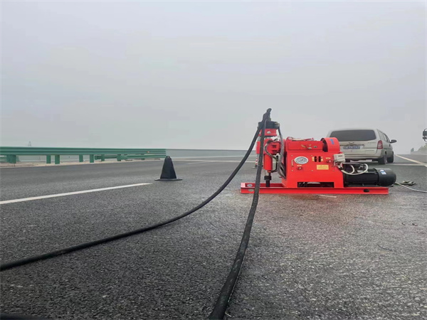 隆广镇马路路基路面开裂下沉注浆加固灌浆